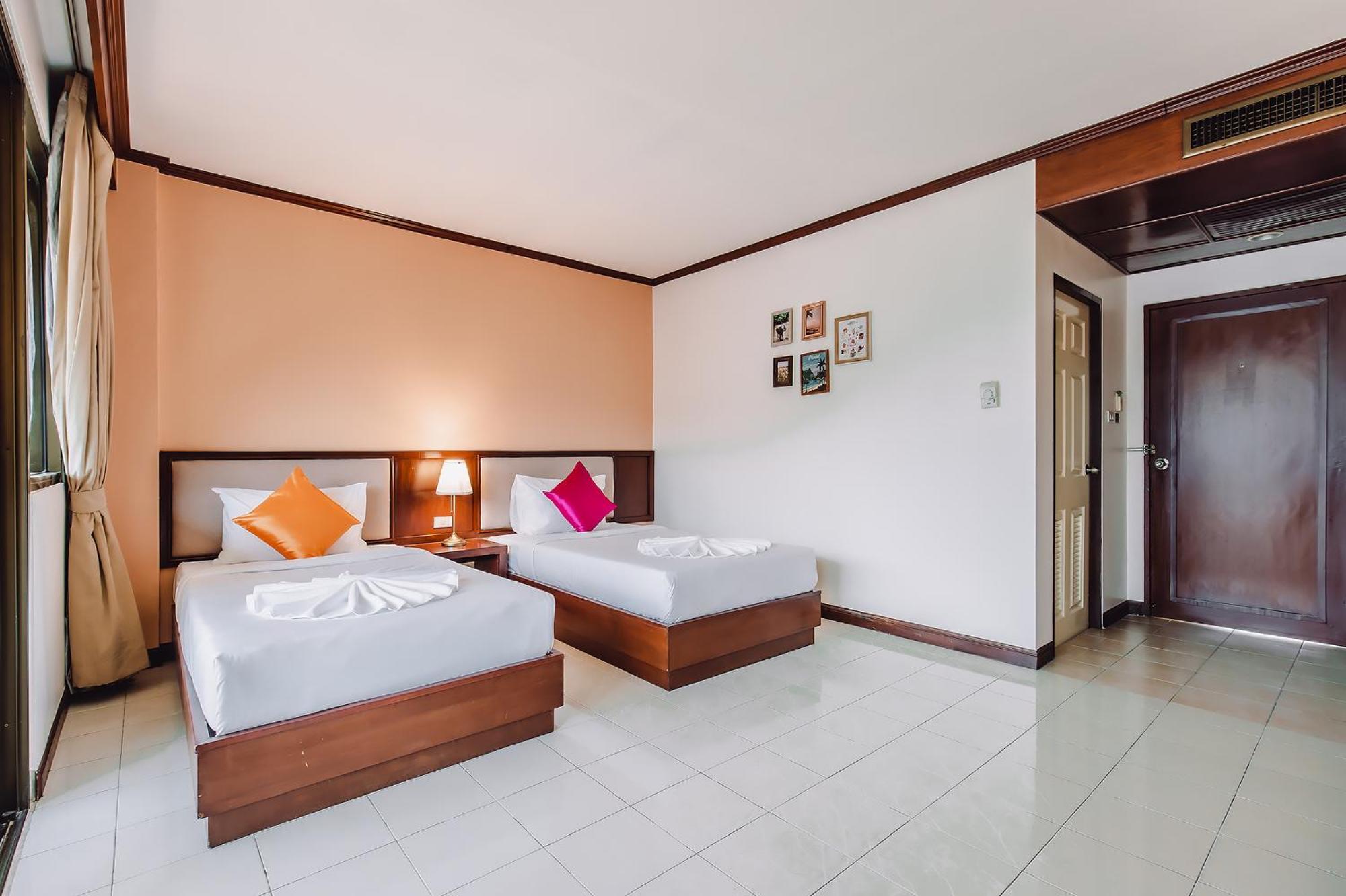 Bauman-Ville Hotel Patong Buitenkant foto