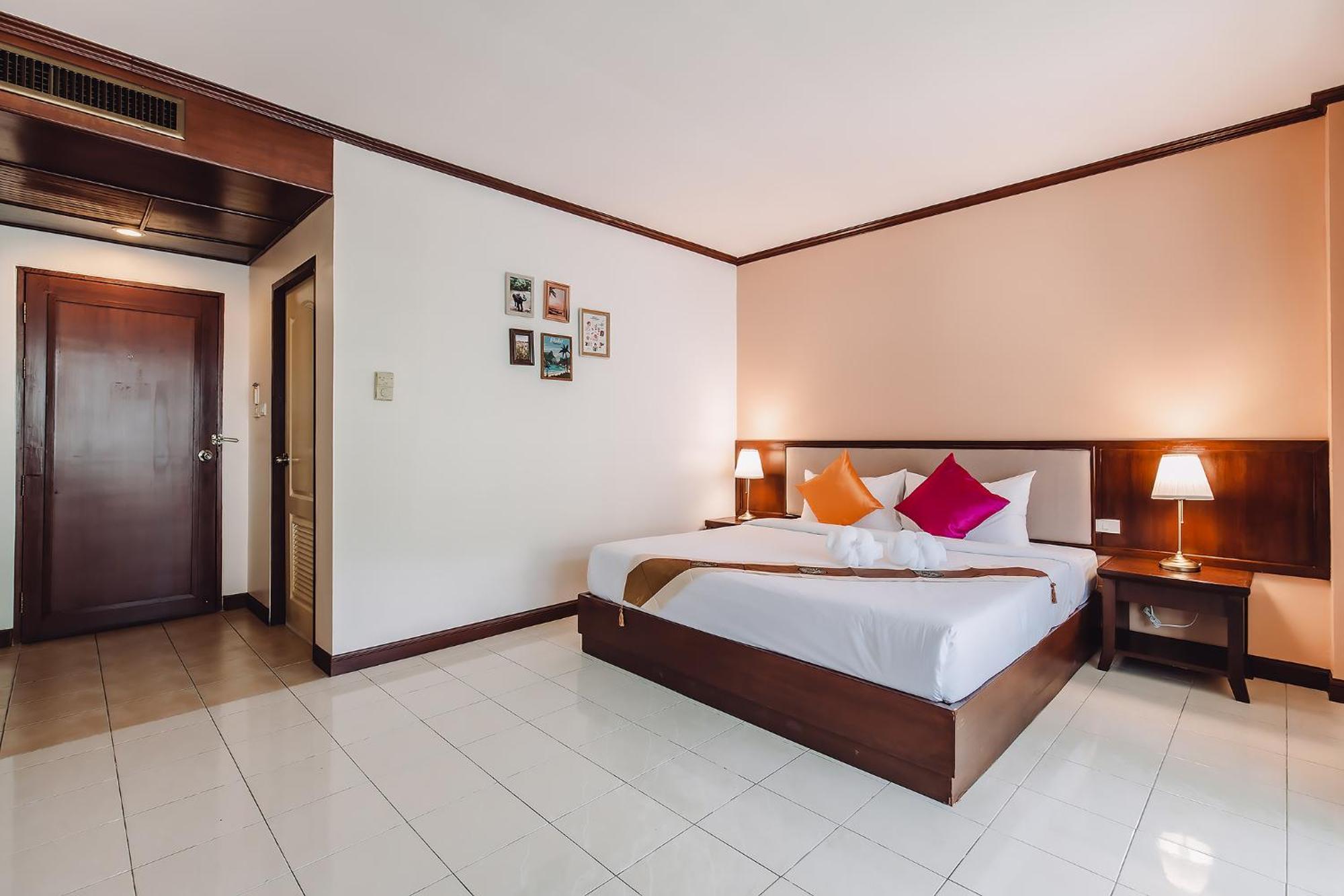 Bauman-Ville Hotel Patong Buitenkant foto