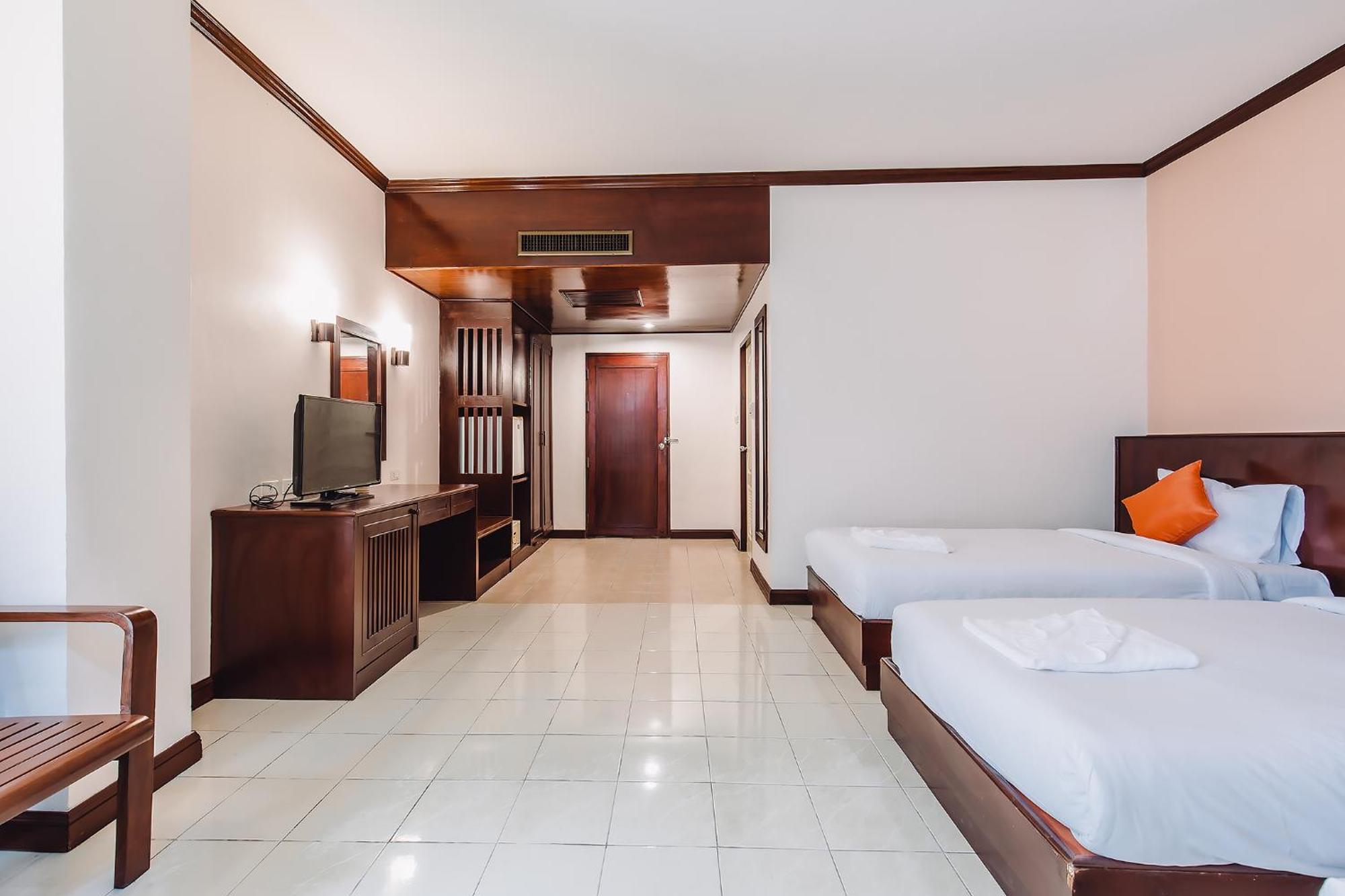 Bauman-Ville Hotel Patong Buitenkant foto