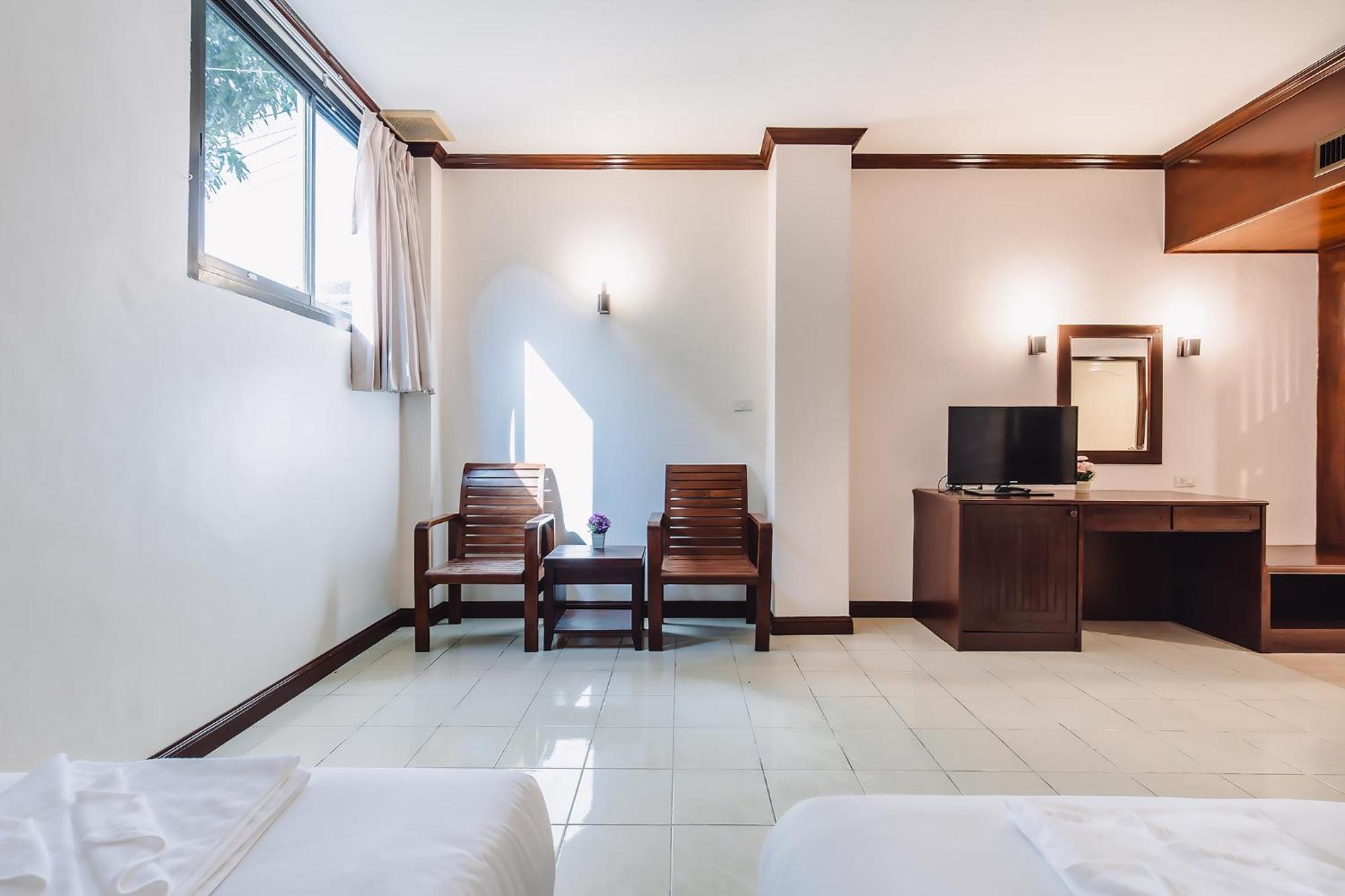 Bauman-Ville Hotel Patong Buitenkant foto