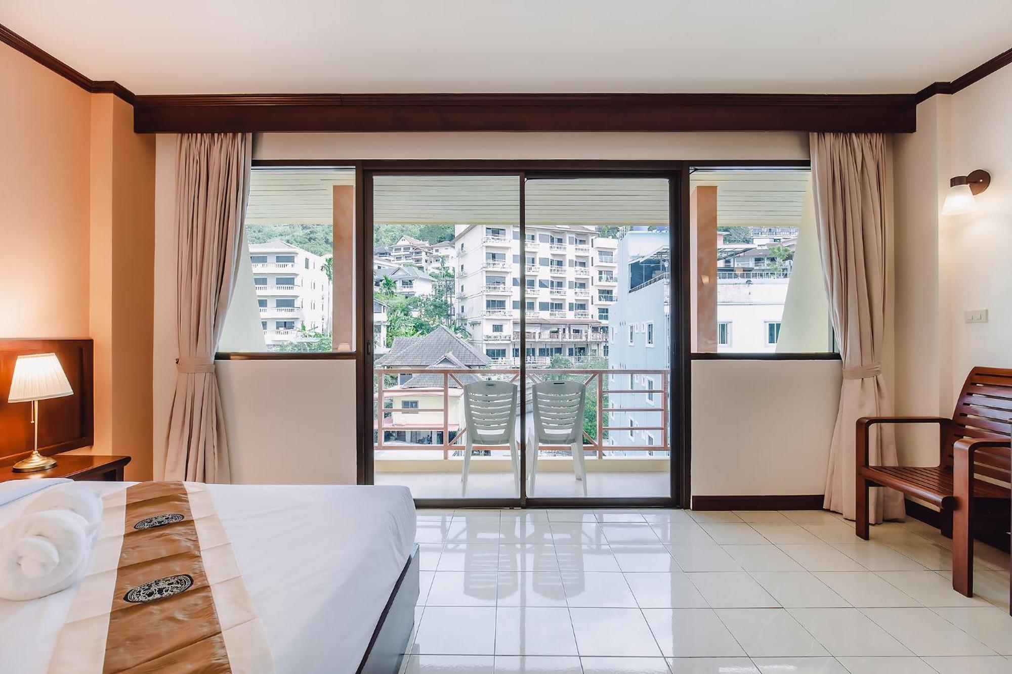 Bauman-Ville Hotel Patong Buitenkant foto