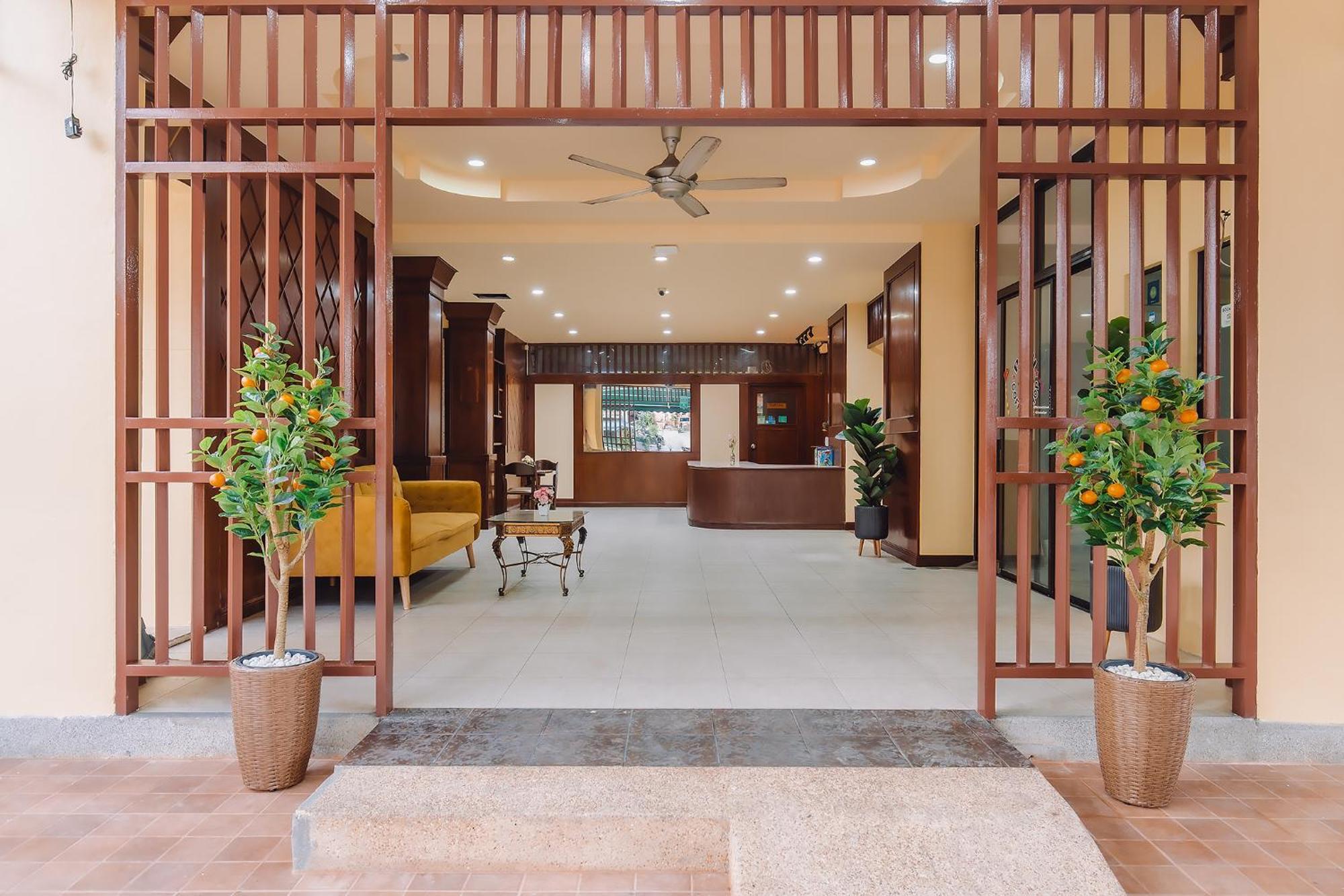Bauman-Ville Hotel Patong Buitenkant foto